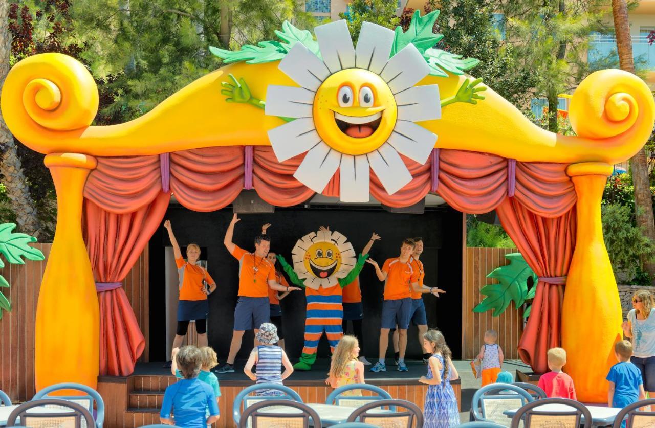H10 Mediterranean Village Salou Eksteriør bilde